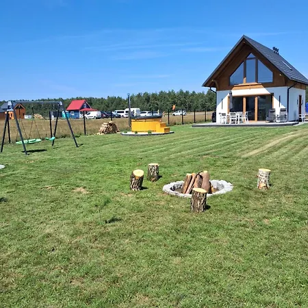 Hébergement de vacances Letniskowy Caloroczny Z Balia Ogrodowa *